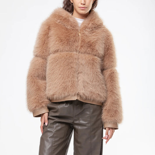 Pelliccia corta beige con cappuccio V73